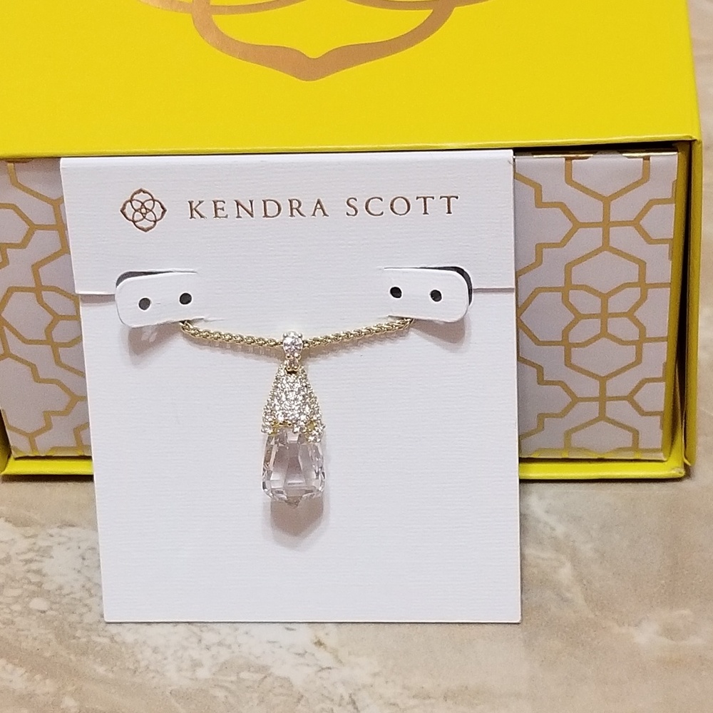 SOLD!!! Kendra Scott Colby necklace